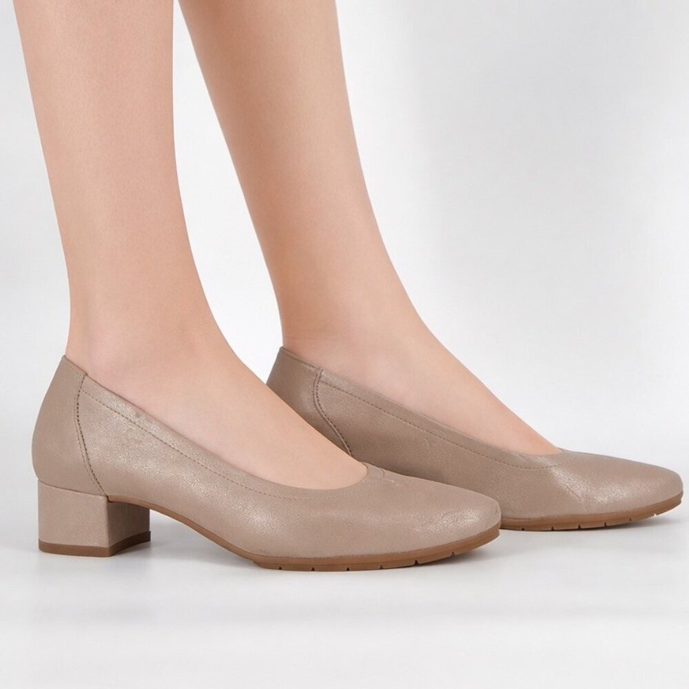 Paul Green Yvette Pump Neutral Pointy Toe Heels Womens US 6 EU 3.5 Cashmere Flaw